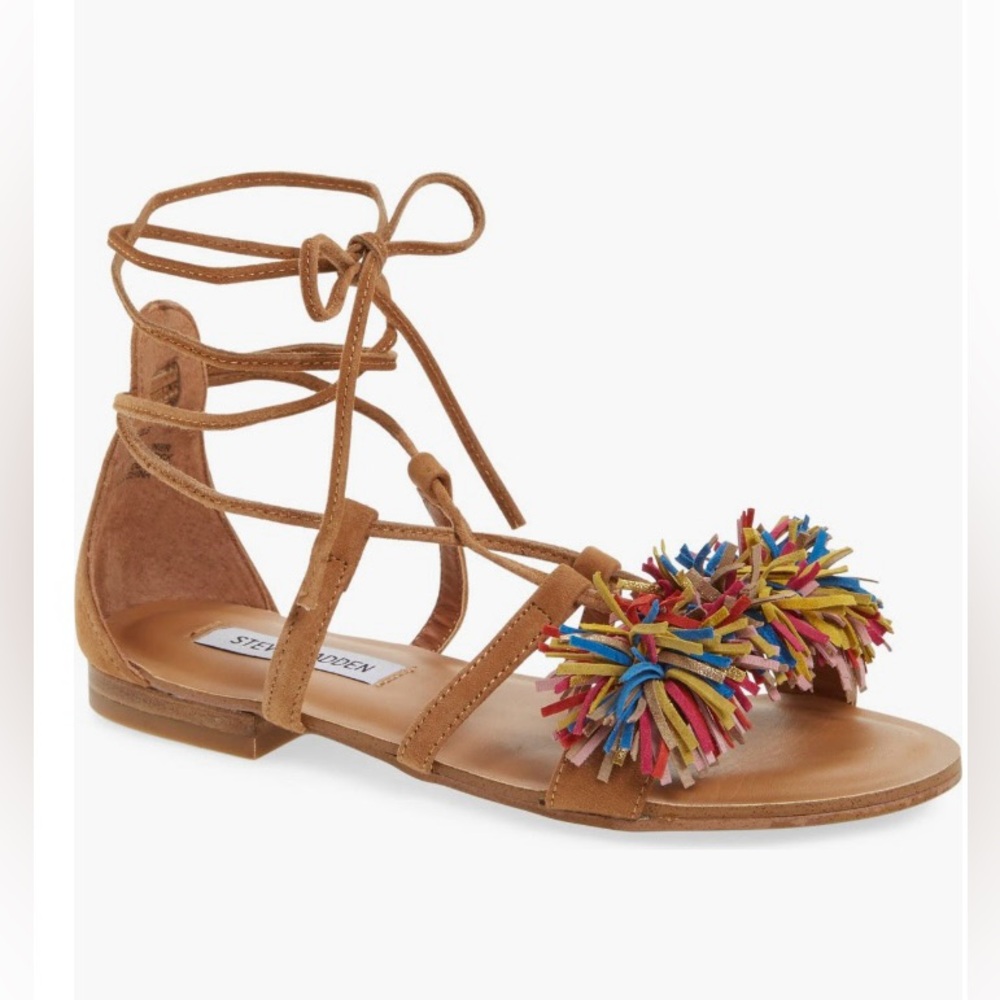 EUC STEVE MADDEN Swizzle Suede Pom Pom Gladiator Sandals 7M Natural Tan/Multi